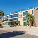 Nau Salgados Lagoas מלון דירות