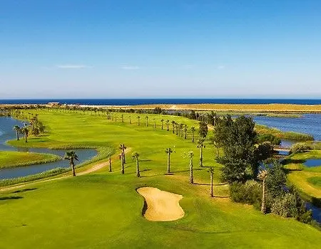 Nau Salgados Lagoas Aparthotel 4*