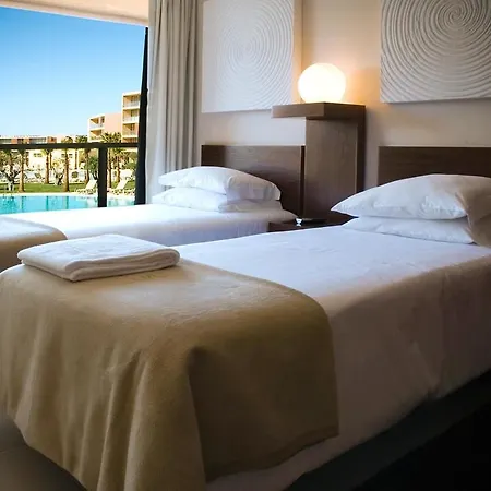 Nau Salgados Lagoas 4*