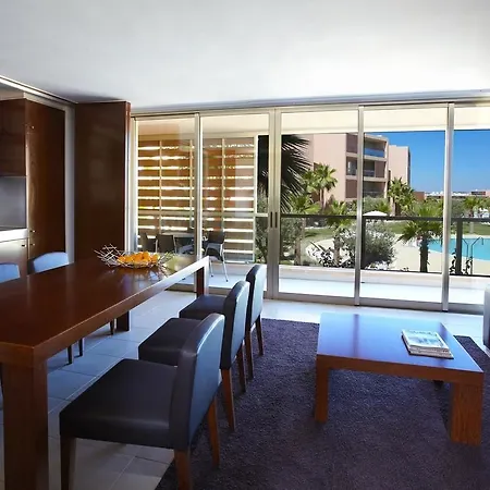 Nau Salgados Lagoas アパートホテル