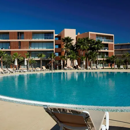 Nau Salgados Lagoas アルブフェイラ