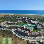 Nau Salgados Lagoas Hotel apartamentowy